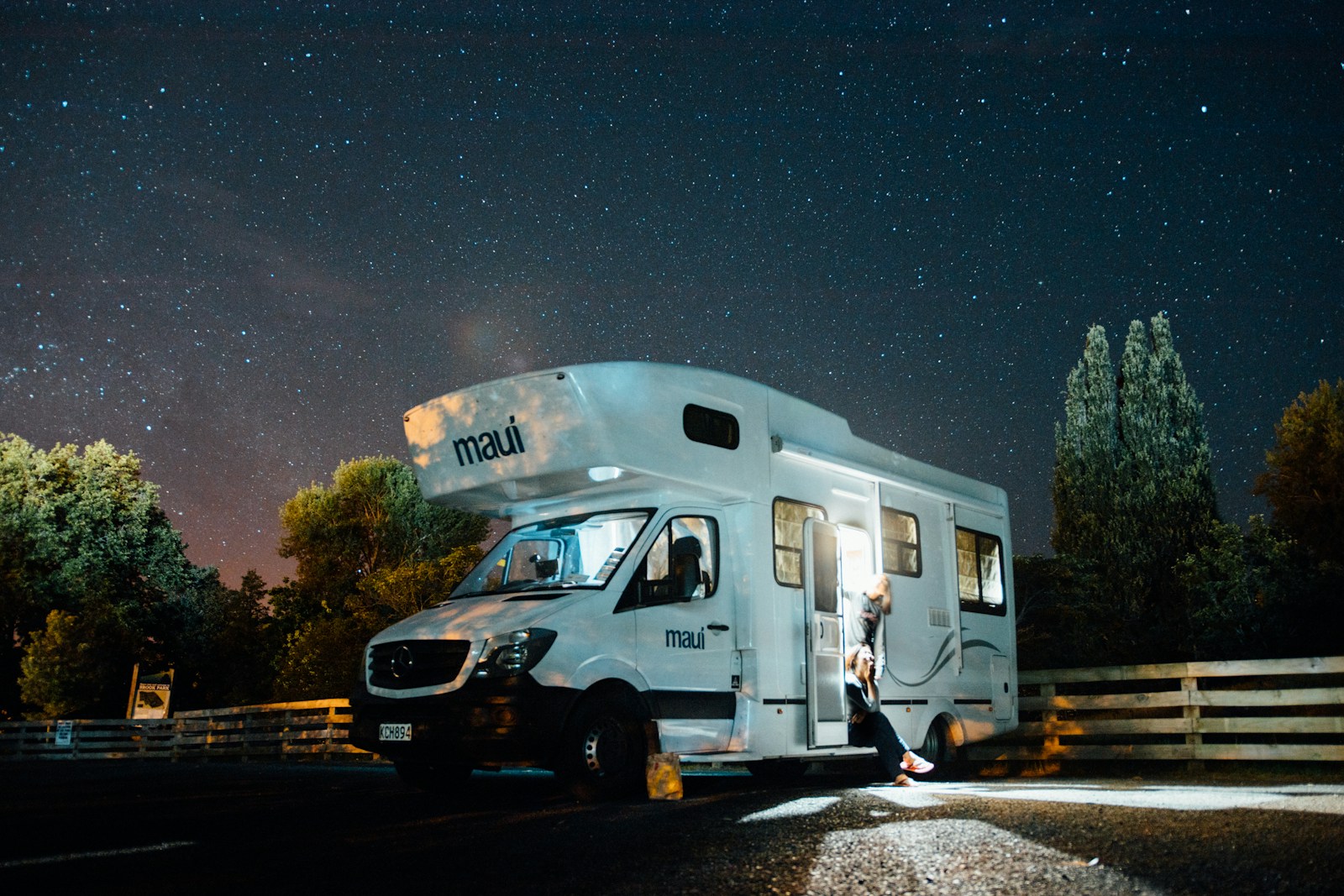 Vårcampa med din husbil: Tips för en bekväm och njutbar campingupplevelse